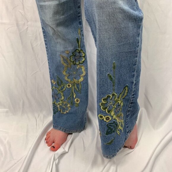 Industry Supply Co. Floral Embroidered Jeans size  30 - Picture 3 of 13